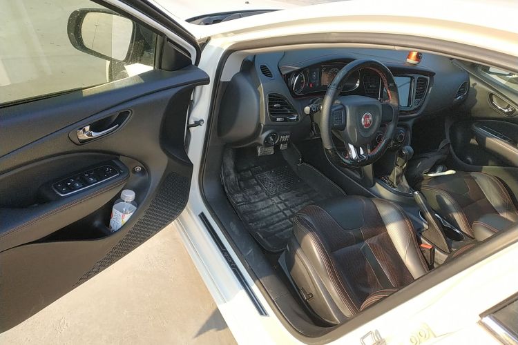 菲亚特 致悦 2014款 1.4T 自动运动版中控内饰20