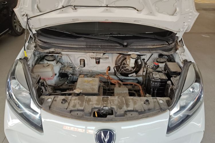 长安欧尚 奔奔E-Star 2021款 国民版 心悦版（快充版）磷酸铁锂（31.95kWh）机舱底盘24