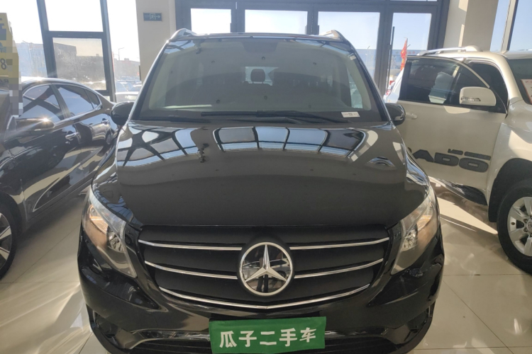 奔驰 威霆 2021款 2.0T 精英版 7座车身外观6001