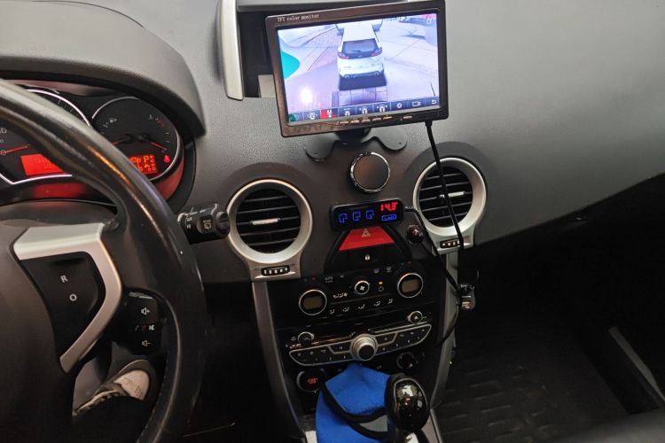 雷诺 科雷傲(进口) 2010款 2.5L 四驱舒适型中控内饰16