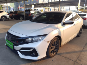 本田 思域 2021款 HATCHBACK 220TURBO CVT新锐控