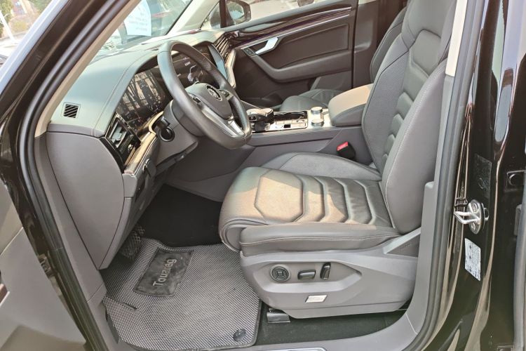 大众 途锐 2020款 3.0TSI 锐享版 国VI中控内饰19