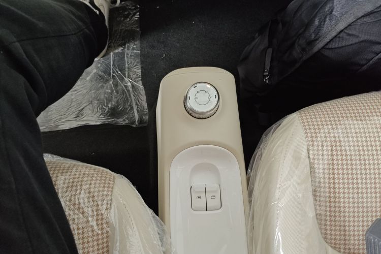 五菱汽车 宏光MINIEV 2024款 第三代 215km 青春版中控内饰18