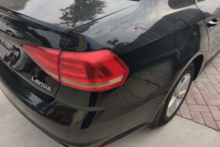 大众 朗逸 2015款 1.6L 自动风尚版车身外观9