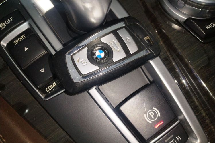 宝马5系 2017款 525Li 豪华设计套装中控内饰7001