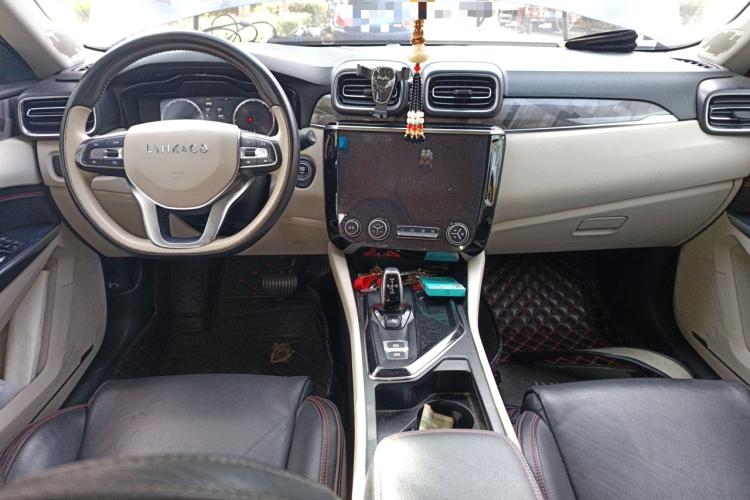 领克02 2018款 1.5T DCT两驱耀Pro版 国V中控内饰7002