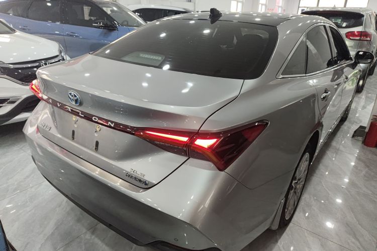 丰田 亚洲龙 2022款 双擎 2.5L XLE尊贵版车身外观7