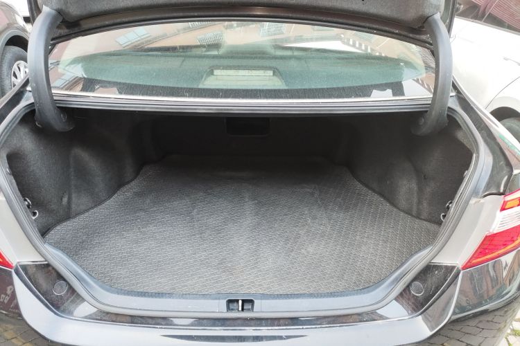 丰田 凯美瑞 2012款 骏瑞 2.0S 耀动版机舱底盘23