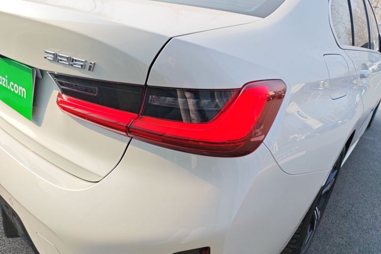 宝马3系 2024款 325i M运动套装车身外观6006