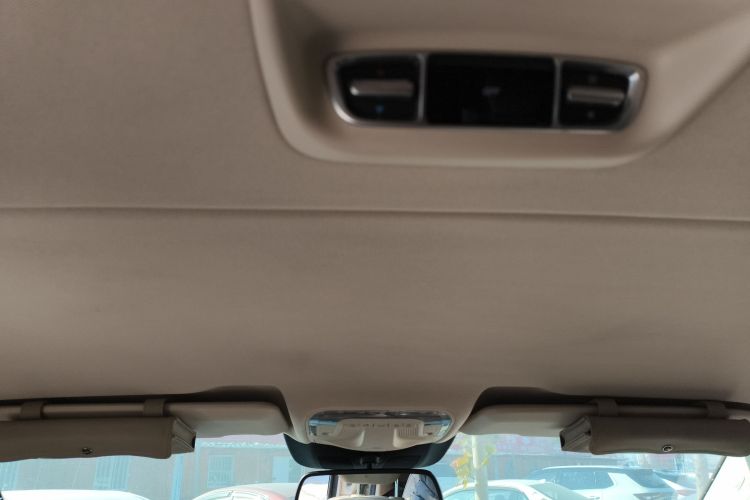 奔驰V级 2016款 V 260 领航版中控内饰22