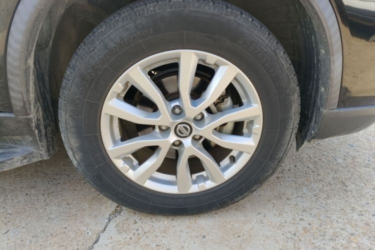 日产 奇骏 2019款 2.0L CVT舒适版 2WD车身外观10