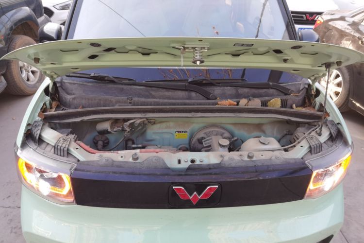 五菱汽车 宏光MINIEV 2021款 马卡龙时尚款 磷酸铁锂机舱底盘24