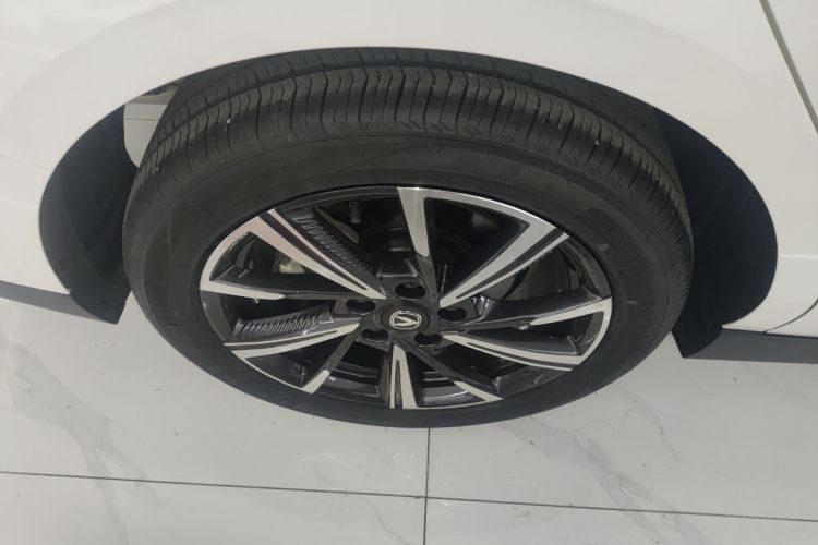 长安 逸动 2024款 1.5T GDI自动 尊贵型车身外观6008