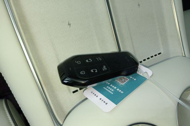 小鹏X9 2025款 星舰版中控内饰7001