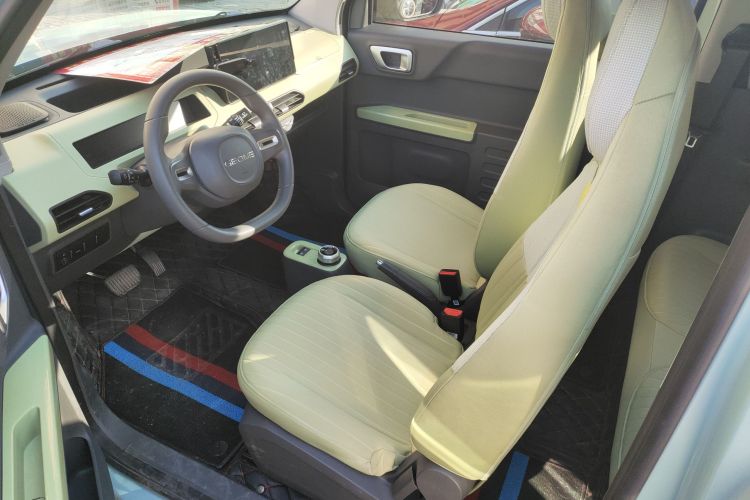 吉利银河 2023款 熊猫mini 200km 灵动熊中控内饰19