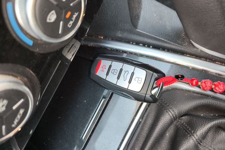 哈弗H6 2019款 运动版 1.5T 手动两驱精英型 国VI中控内饰11