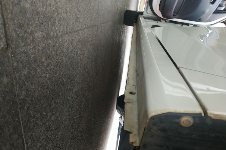 标致301 2016款 1.6L 手动舒适版局部细节9002