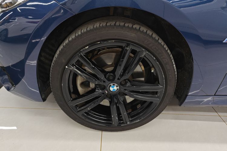 宝马1系 2023款 125i M运动曜夜版车身外观6007