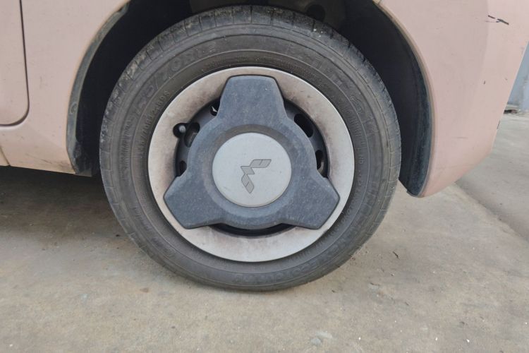 五菱汽车 宏光MINIEV 2022款 马卡龙臻享款 磷酸铁锂车身外观10