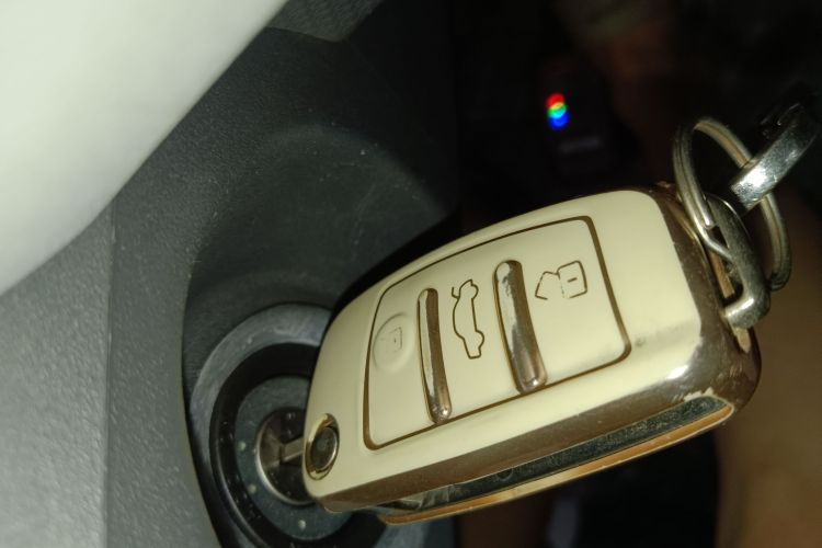 奇瑞新能源 QQ冰淇淋 2022款 170km 圣代 磷酸铁锂中控内饰11