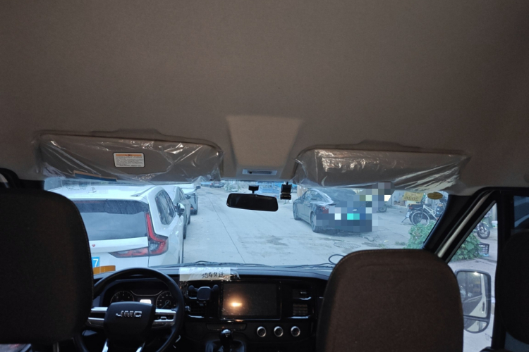 江铃福顺 2023款 2.0T 手动短轴中顶商运型多功能乘用车5座中控内饰22