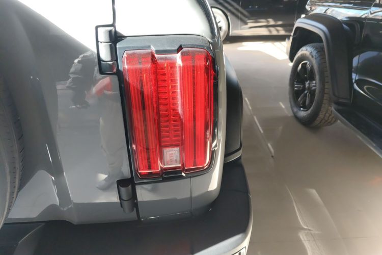 坦克300 2021款 越野版 2.0T 征服者车身外观6006