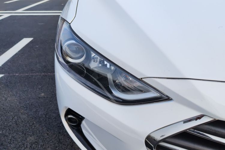 现代 领动 2016款 1.6L 自动智炫·精英型车身外观8