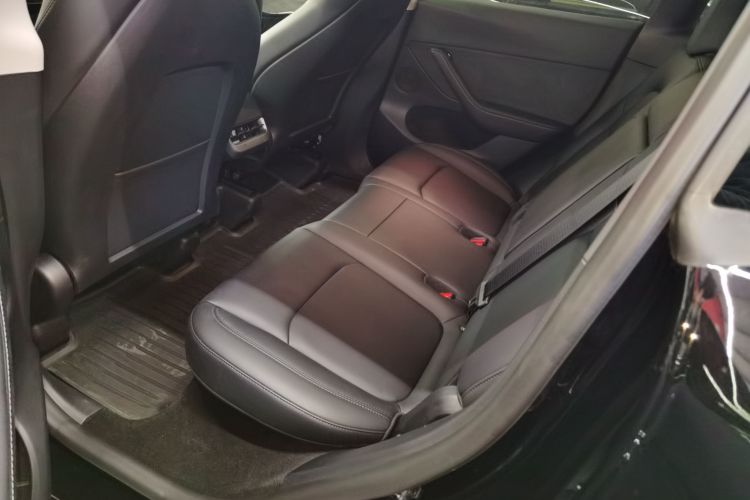 特斯拉 Model Y 2022款 改款 后轮驱动版中控内饰7004