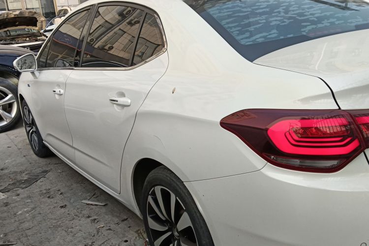 雪铁龙C4L 2016款 1.6T 自动精英型车身外观4