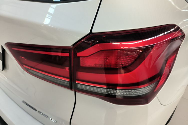 宝马X1 2021款 sDrive25Li 领先型车身外观9