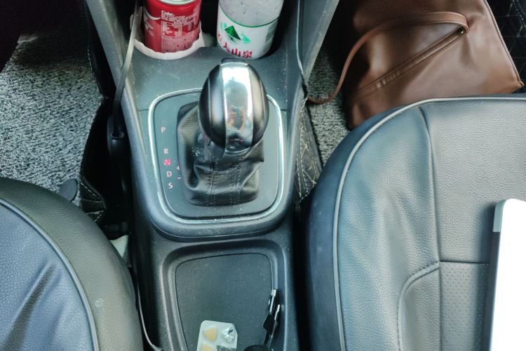 大众 Polo 2014款 1.6L 自动舒适版中控内饰18