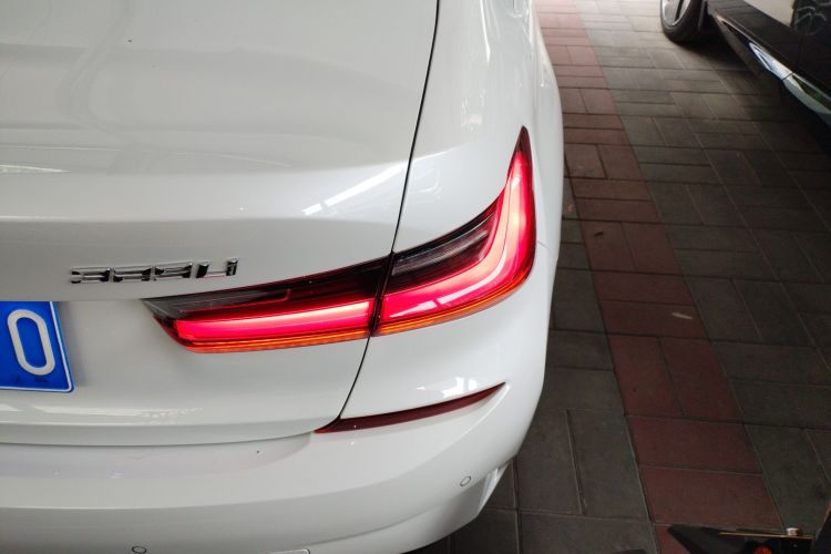 宝马3系 2022款 改款 325Li M运动套装车身外观6006