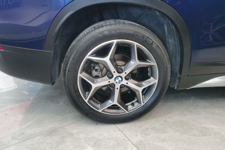 宝马X1 2018款 xDrive20Li 尊享型车身外观6008