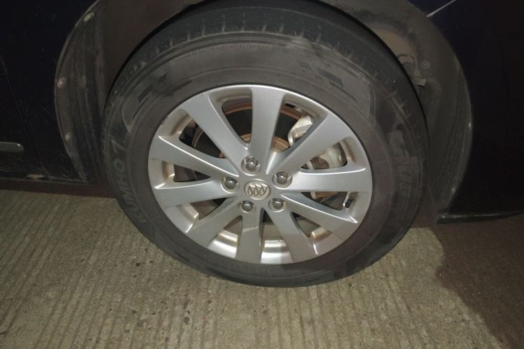 别克GL8 2017款 25S 豪华型 国V车身外观10