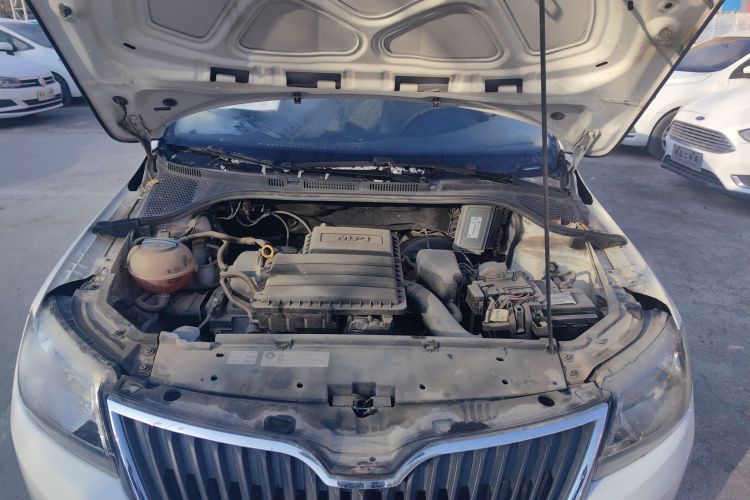 斯柯达 昕锐 2016款 1.4L 手动创行版机舱底盘24