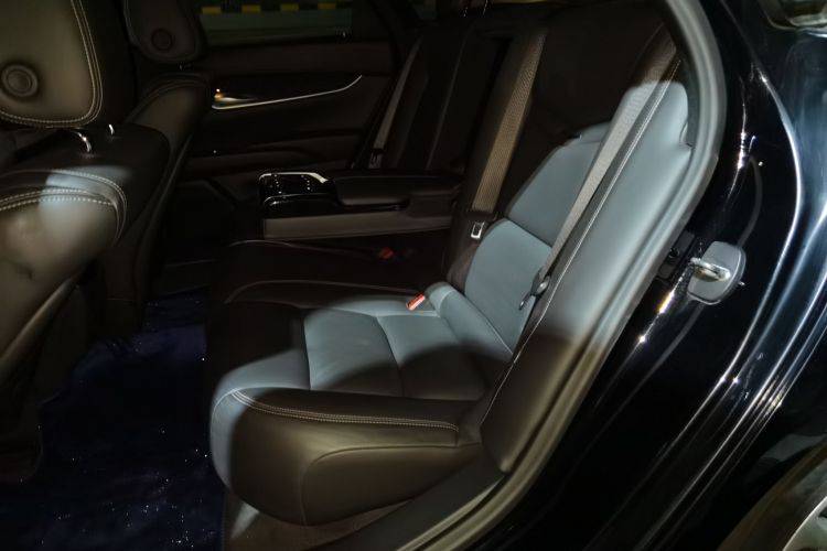 凯迪拉克XTS 2018款 28T 精英型中控内饰7004