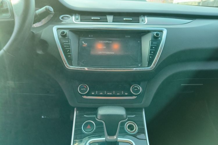 陆风X7 2018款 劲越 1.5T 全景尊享型中控内饰16