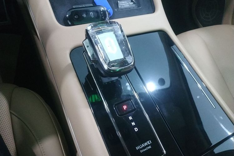 鸿蒙智行 问界M7 2024款 1.5T 四驱Plus版 5座局部细节18