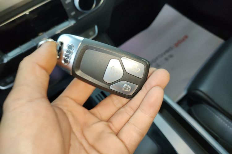 奥迪Q5L Sportback 2021款 40 TFSI 时尚型中控内饰7001