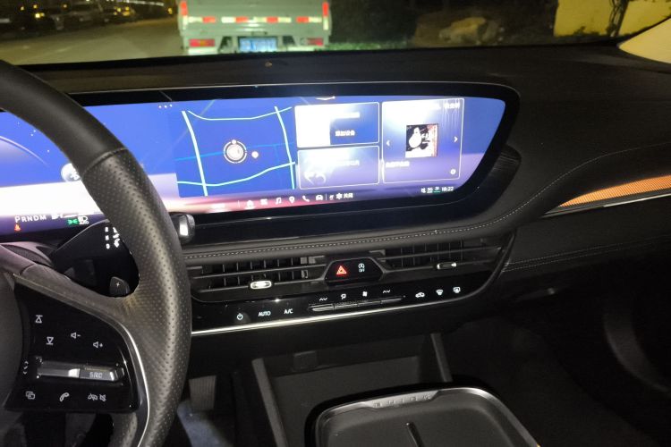 别克 君越 2023款 艾维亚版中控内饰16