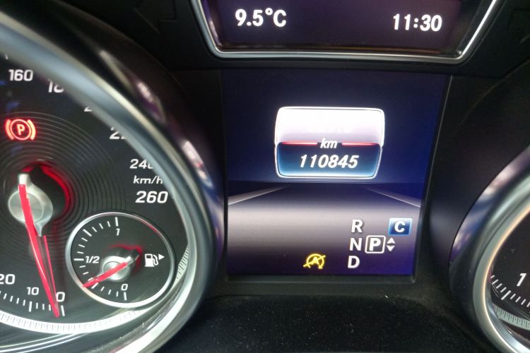 奔驰GLE 2018款 GLE 320 4MATIC 动感型臻藏版中控内饰15