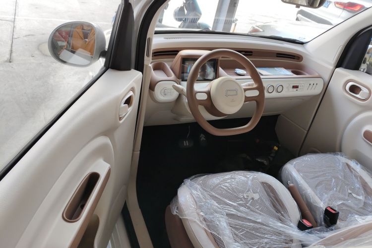 奔腾小马 2025款 222km 灵动马中控内饰20