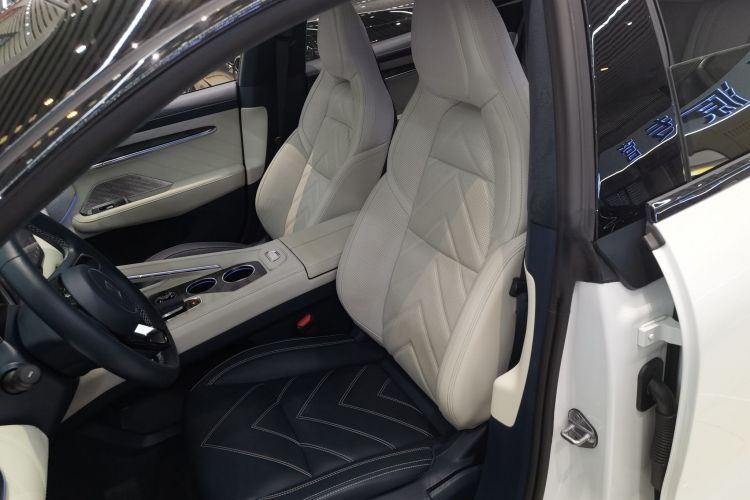 极氪001 2023款 WE版 86kWh中控内饰19