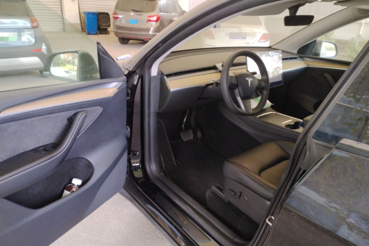 特斯拉 Model Y 2022款 后轮驱动版中控内饰7003