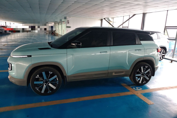 吉利汽车 吉利icon 2023款 1.5TD 巧克力醇巧版车身外观4