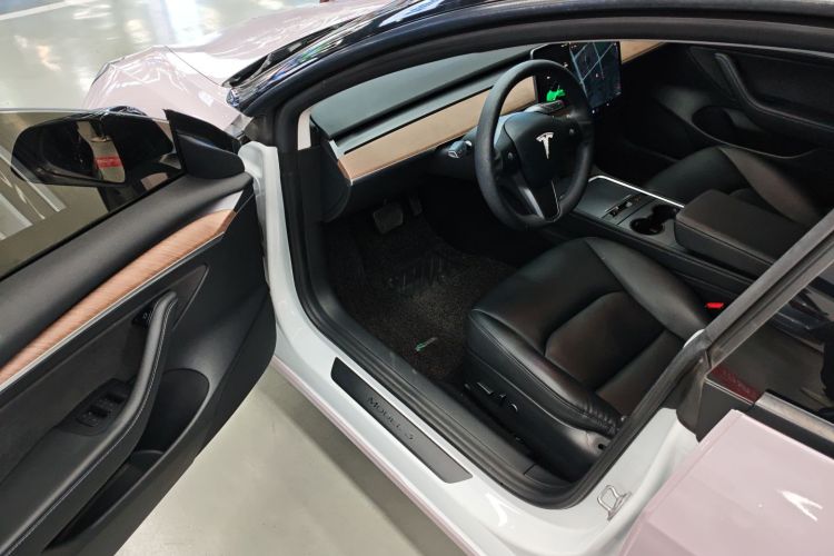 特斯拉 Model 3 2021款 标准续航后驱升级版中控内饰20