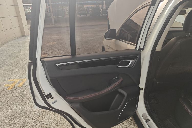 众泰 大迈X5 2015款 1.5T CVT知县型 国IV中控内饰7008