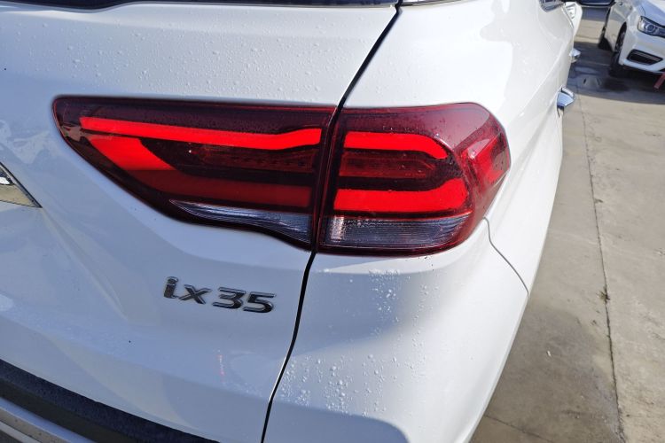 北京现代ix35 2020款 2.0L 自动两驱智勇·畅享版车身外观9