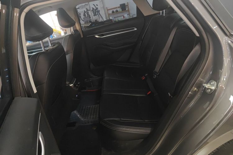 吉利汽车 帝豪 2025款 第4代 1.5L CVT尊贵型中控内饰7004