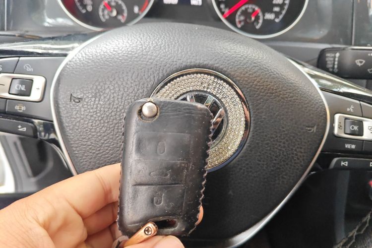 大众 高尔夫 2019款 280TSI DSG豪华型 国V中控内饰11